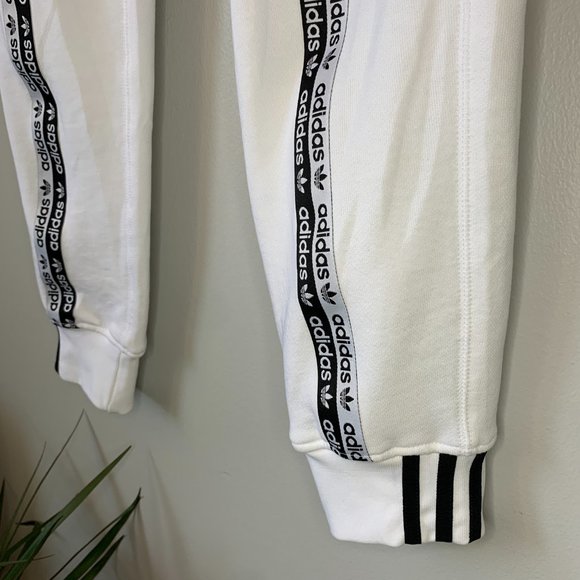 /// Adidas R.Y.V. Track Pants (Super RARE) - Picture 3 of 7